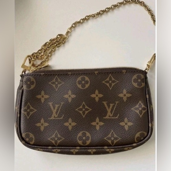 🔥Louis Vuitton Multi Pochette Accessoires Pouch Monogram Canvas Small Authentic🔥 - Picture 3 of 8